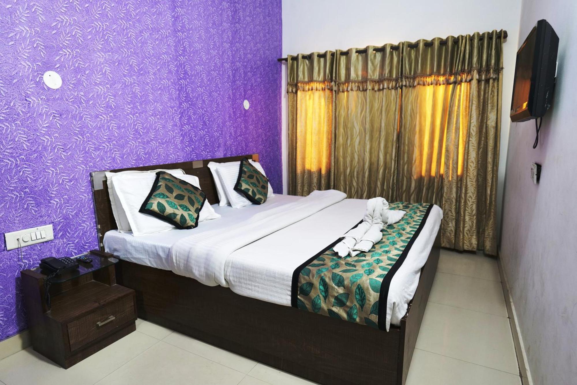 Hotel Holiday Comfort Amritsar Exterior photo
