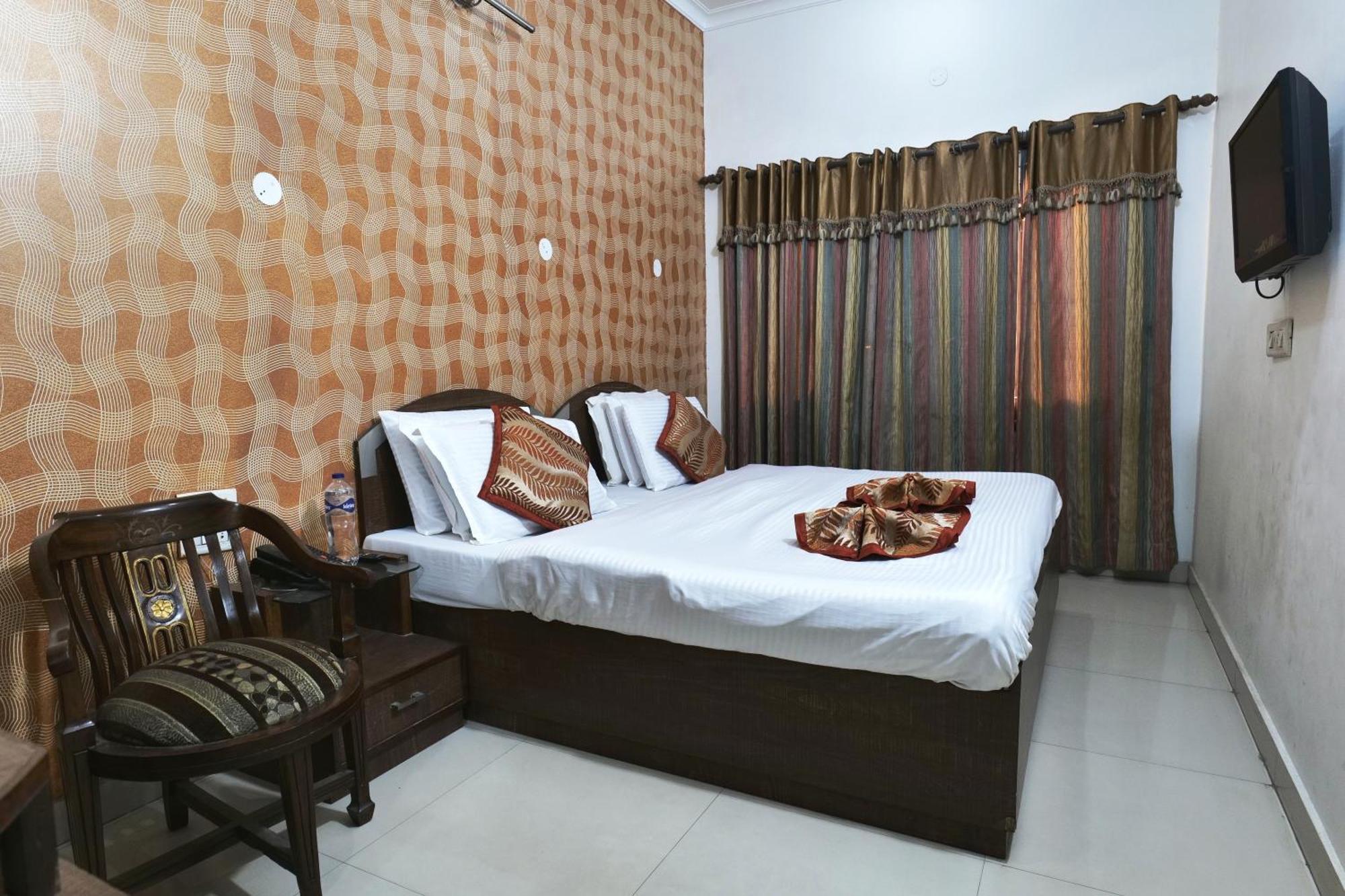 Hotel Holiday Comfort Amritsar Exterior photo