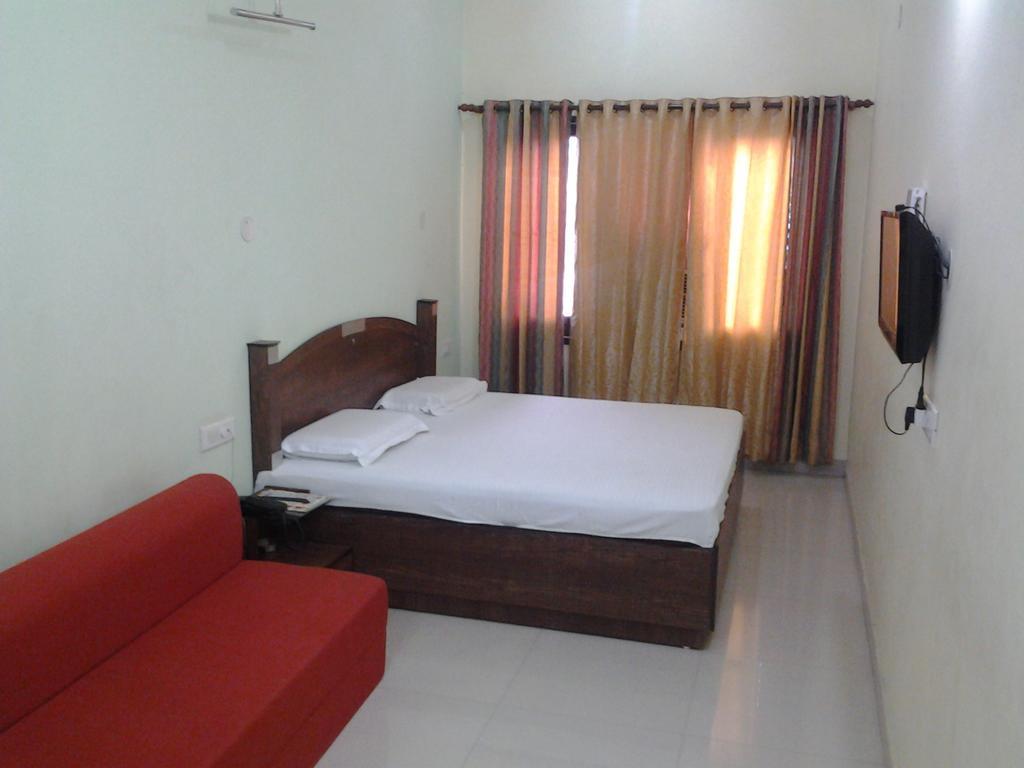 Hotel Holiday Comfort Amritsar Exterior photo